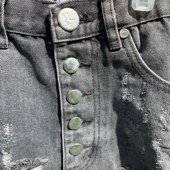 One teaspoon outlaws distressed denim shorts - Picture 3 of 9